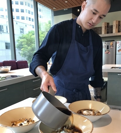 Singaporean Head Chef Kenneth Foong